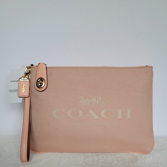 turnlock pouch 26 with horse and carriage